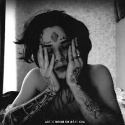 Голая, красивая