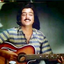 இளைய நிலா (HQ) - Half