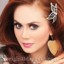 Cincin Kepalsuan - W_490_NG's version