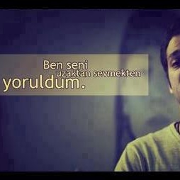 UZAKTAN SEVİYORUM SENİ