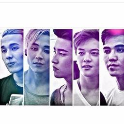 Бандерастың жалаңаш әншілерінің суреттері Супер жұптар ваннаға арналған секс