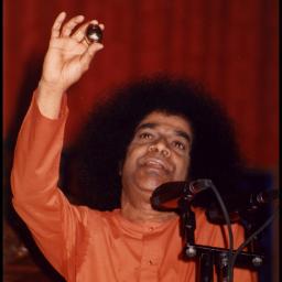 MADHUVANA MURALI SHYAMA MURARI - SAI BHAJAN