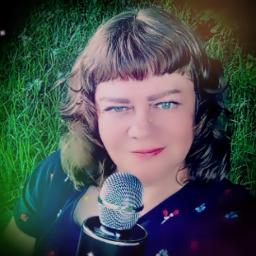 Молодая блондиночка