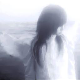 в сердце ножи