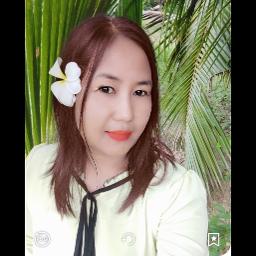 တက္ကသိုလ်ကျောင်းသူတစ်ဦး